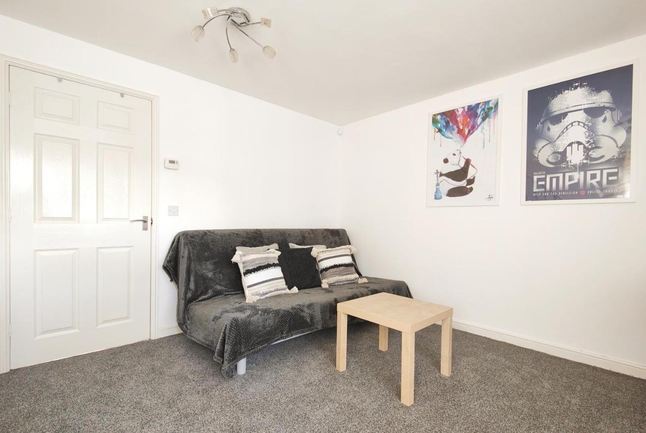 The Metcombe - Holiday Home With Free Parking 10 Minutes Walk To Etihad Stadium & Coop Live Arena Manchester Exteriör bild